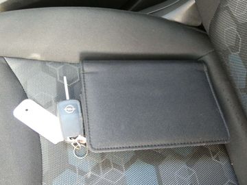 Car image 37