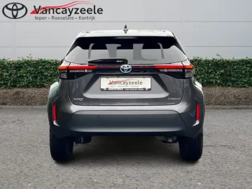 Car image 4