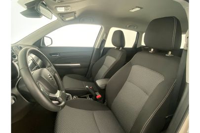 Car image 12