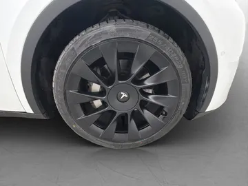 Car image 35