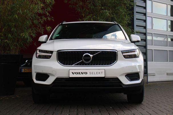 Volvo XC40 1.5 T2 Momentum 95 kW image number 8