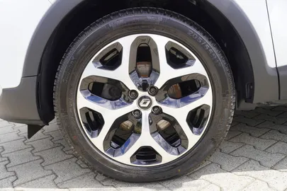 Car image 34