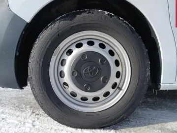 Car image 40