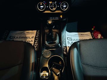 Car image 32