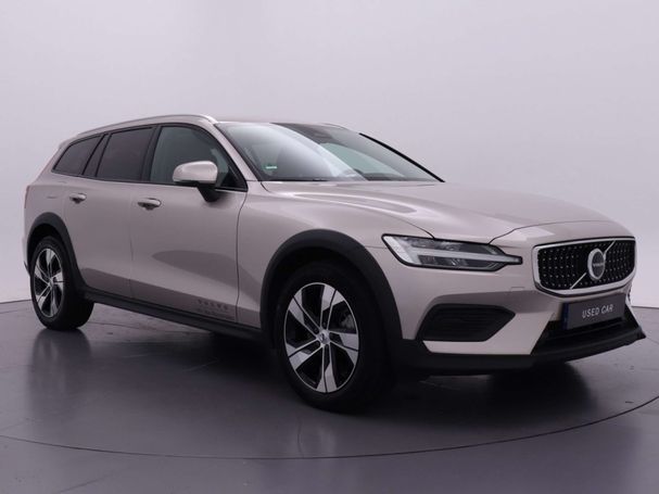 Volvo V60 Cross Country AWD B5 184 kW image number 2