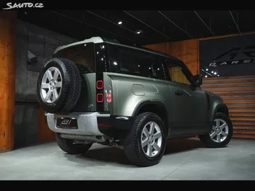 Car image 19