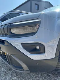 Car image 27