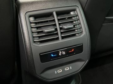 Car image 36