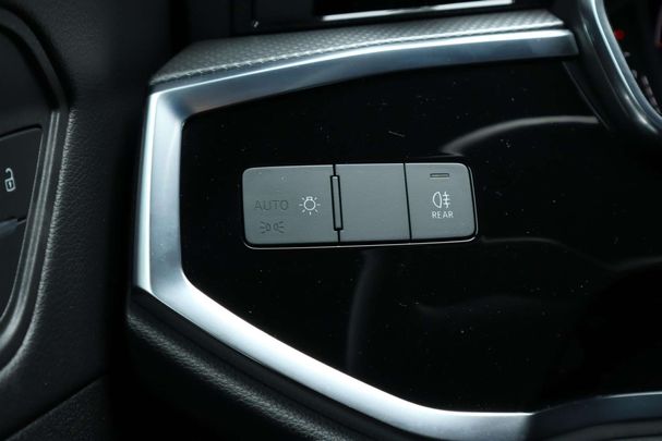 Audi Q3 35 TFSI S-line 110 kW image number 32