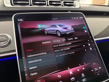 Car image 30