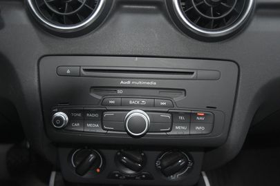 Car image 26