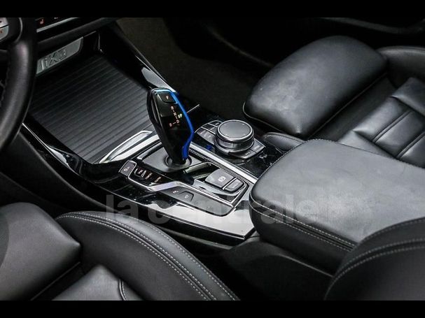 BMW iX3 M Sport Impressive 80 kWh 210 kW image number 9