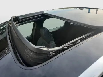 Car image 33