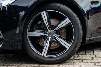 Car image 34