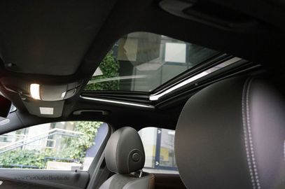 Car image 33