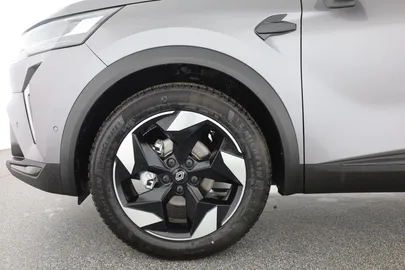 Car image 30