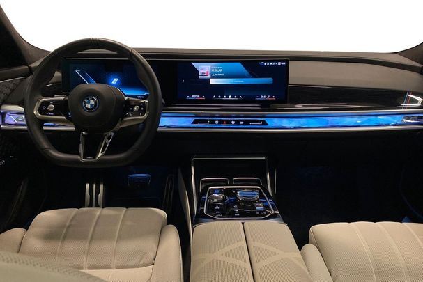 BMW i7 xDrive60 400 kW image number 10