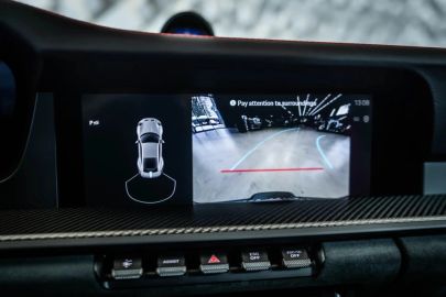Car image 18
