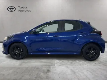 Car image 4