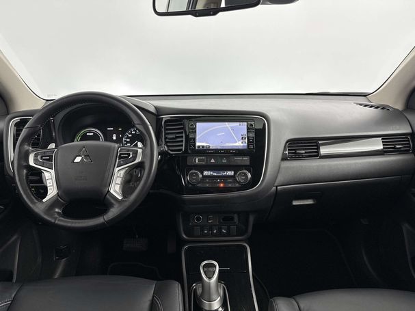 Mitsubishi Outlander 135 kW image number 3