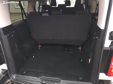 Car image 31