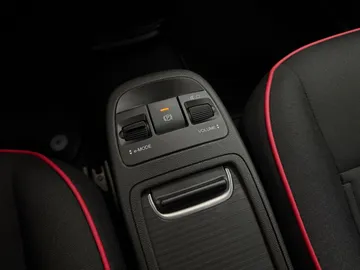 Car image 43