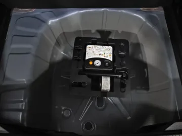 Car image 39