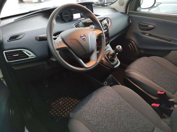 Lancia Ypsilon 51 kW image number 5