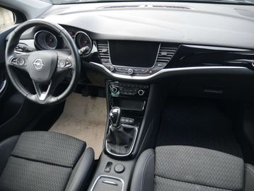 Car image 12