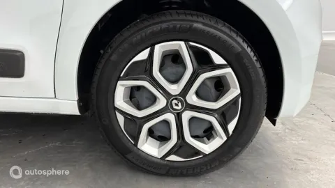 Car image 20