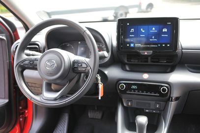 Car image 15