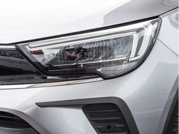Car image 26