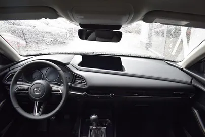 Car image 25
