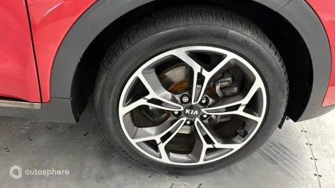 Car image 20