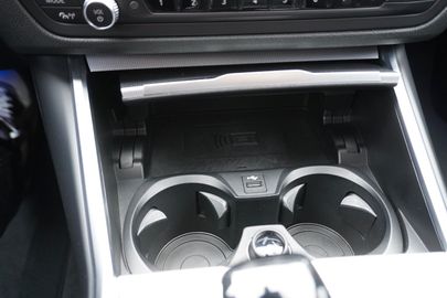 Car image 36