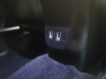Car image 42