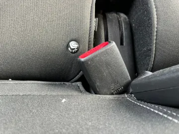 Car image 35