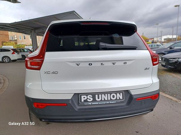 Volvo XC40 B4 Plus Dark 145 kW image number 9