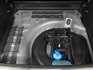 Car image 40