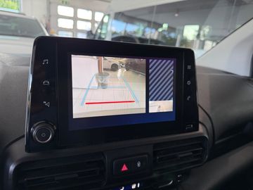 Car image 23
