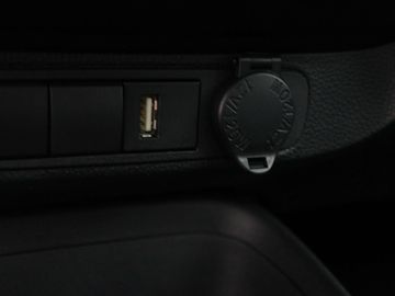 Car image 33