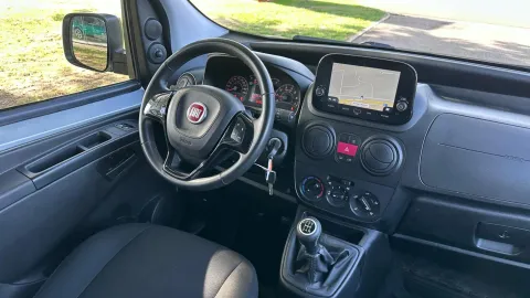 Car image 23