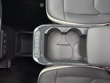 Car image 27