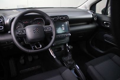 Car image 17