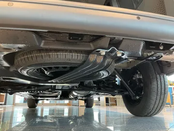 Car image 30