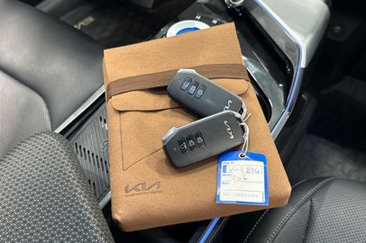 Car image 27