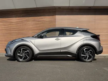 Car image 4