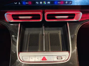 Car image 34