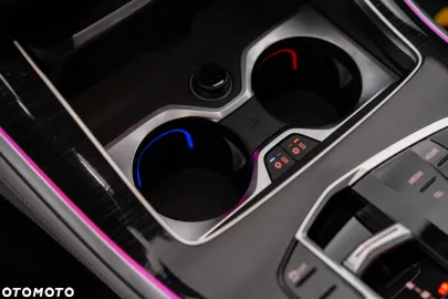 Car image 40