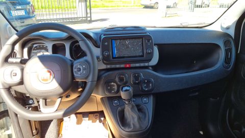 Car image 14